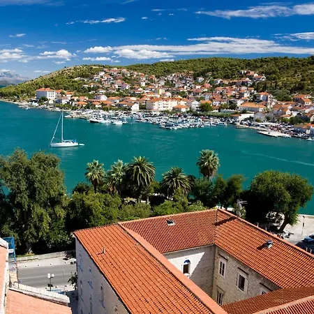Lägenhet In Okrug Gornji With Terrace, Air Condition, Wifi, Washing Machine Trogir
