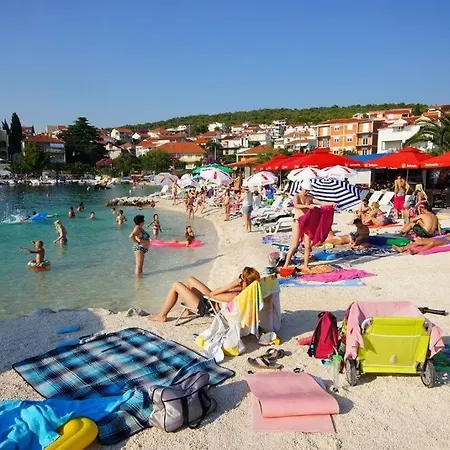 In Okrug Gornji With Terrace, Air Condition, Wifi, Washing Machine Lägenhet Trogir
