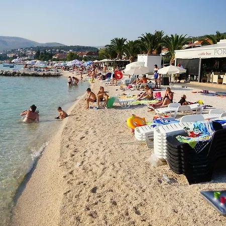 Lägenhet In Okrug Gornji With Terrace, Air Condition, Wifi, Washing Machine Trogir