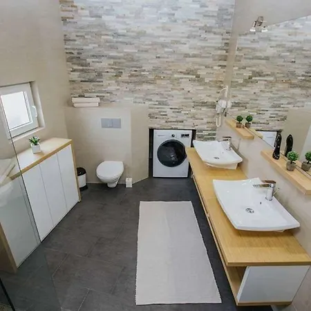 In Okrug Gornji With Terrace, Air Condition, Wifi, Washing Machine Lägenhet Trogir
